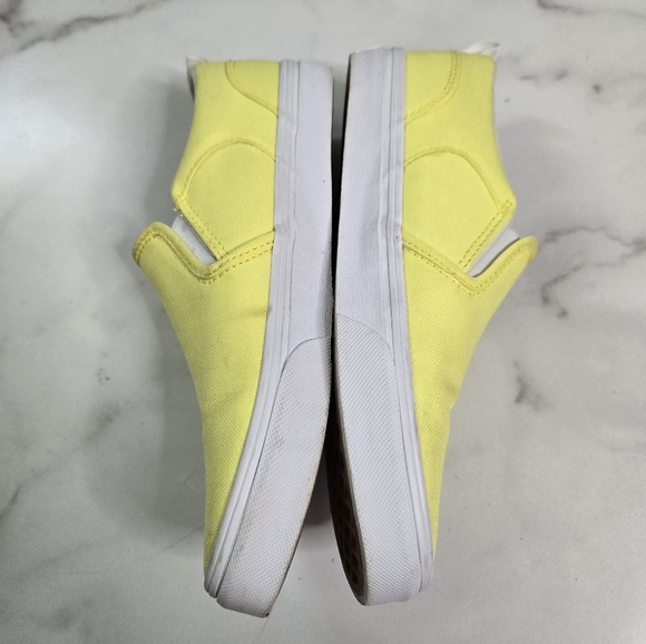 Vans Classic Slip-On Yellow Size 7.5 Sneakers Shoes Canvas - Picture 2 of 7